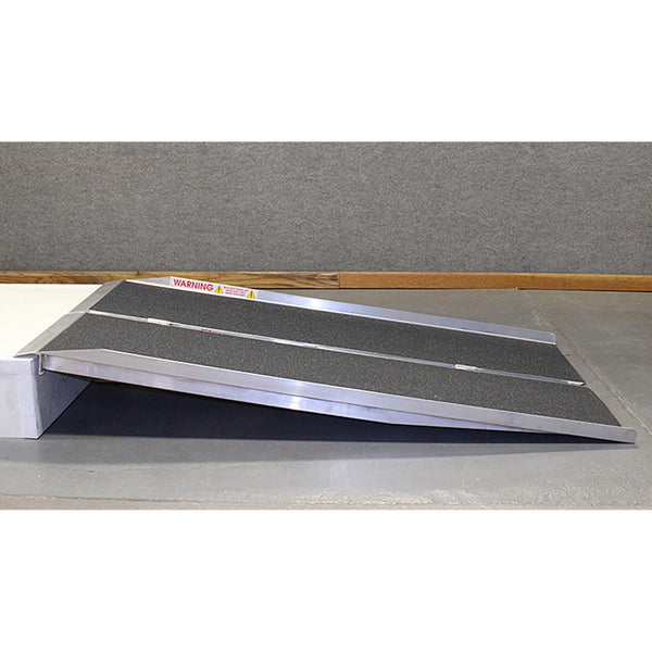 The SFW530 Singlefold Ramp by Prairie View Industries features an anti-slip, high-traction surface. Easy to transport and set up. Folds in half, carries like a suitcase. Length: 5’; Width: 30”; 